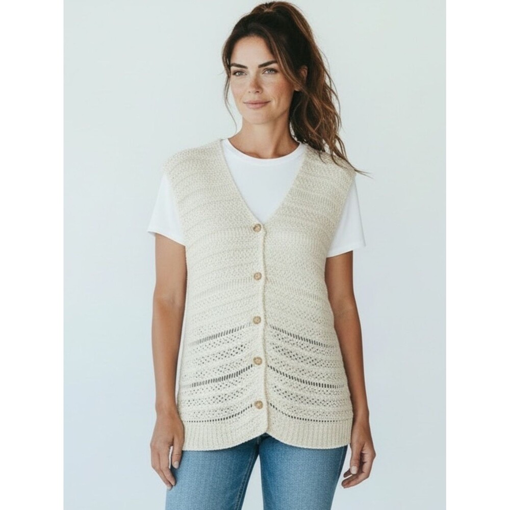 Hunt Club NWOT Vintage Equestrian Cream Knit Button-Front Vest. Size M.